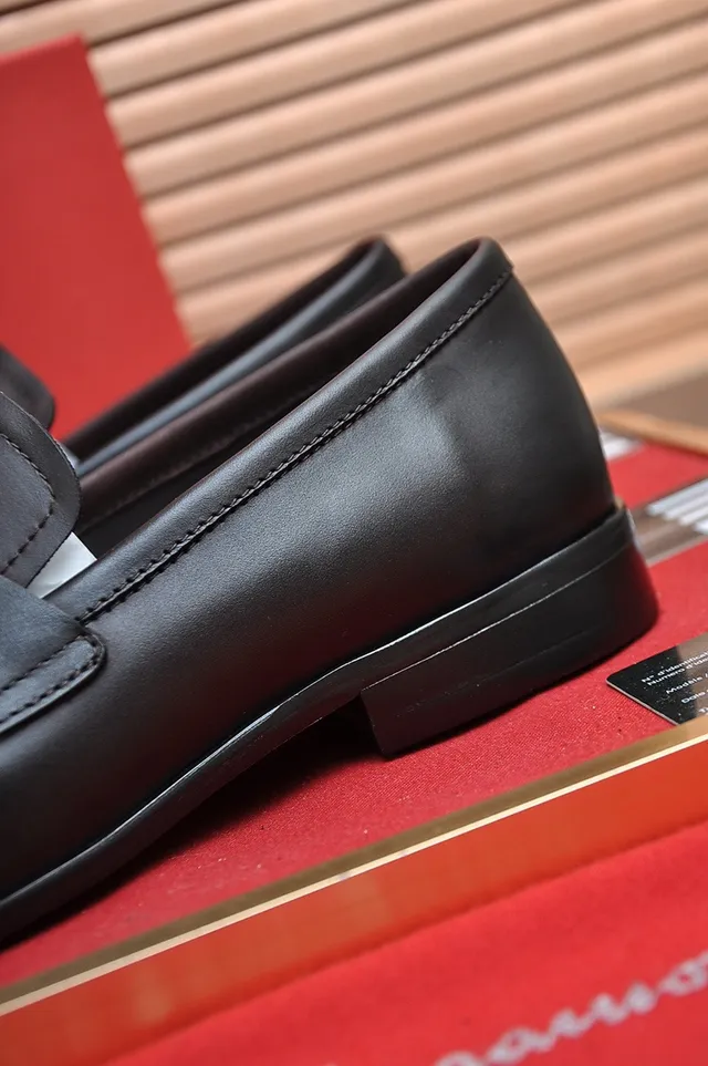 Salvatore Ferragamo Gancini Loafer Black Leather Loafers