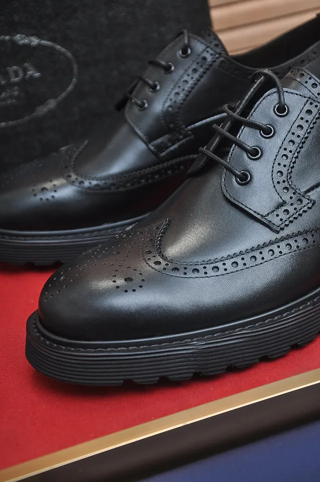 Black Detailing Thick Ridged Platform Sole Brogue