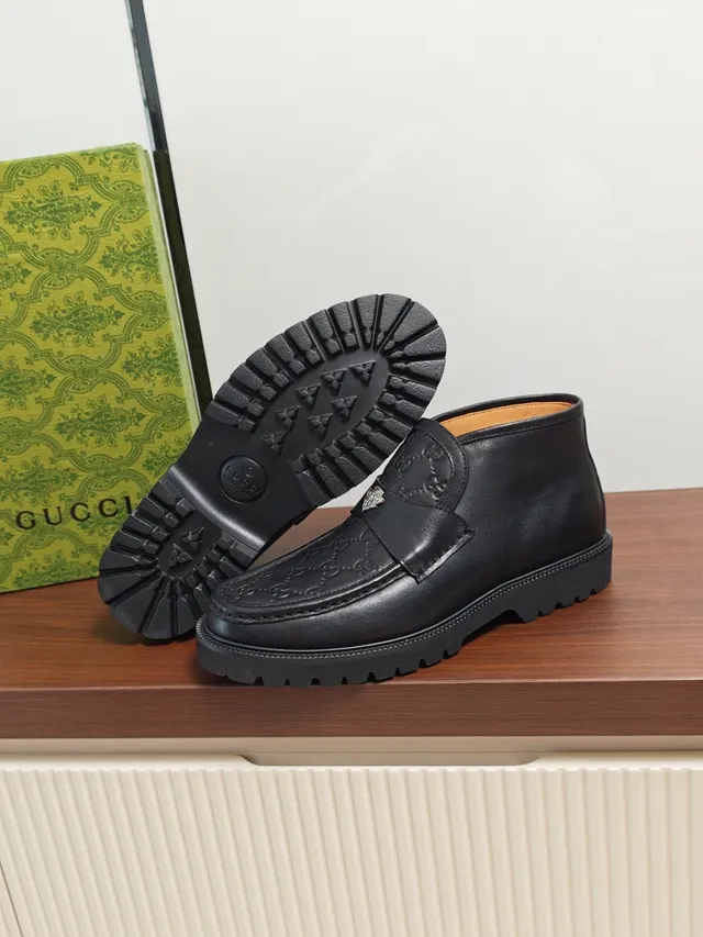 Gucci Rhyton Black GG-Embossed Leather Loafer
