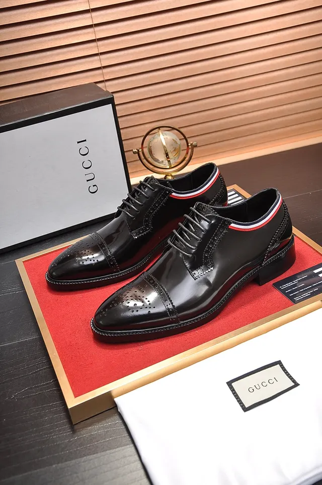 Black Red Glossy Leather Cap-Toe Brogue