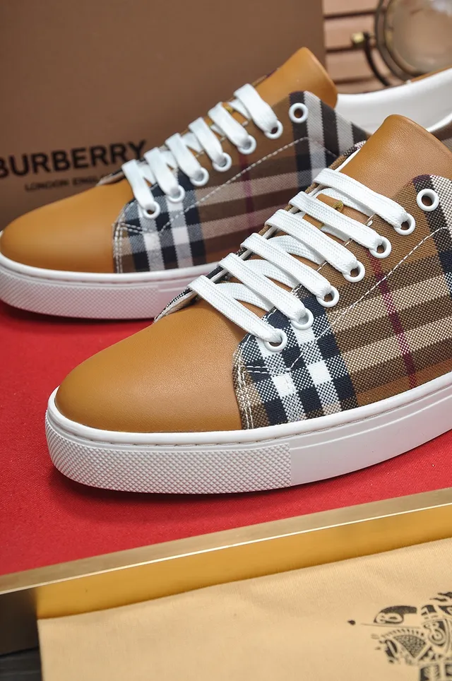 Burberry Nova Check Low-Top Sneaker