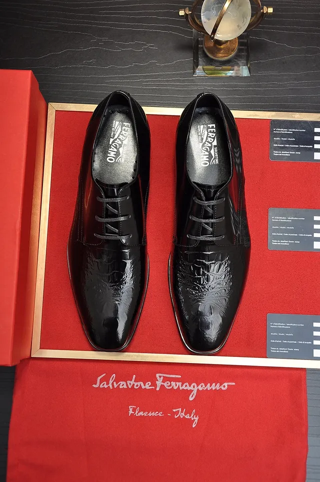 Black Glossy Patent-Like Toe Croc-Embossed Side Panel Oxford Shoes