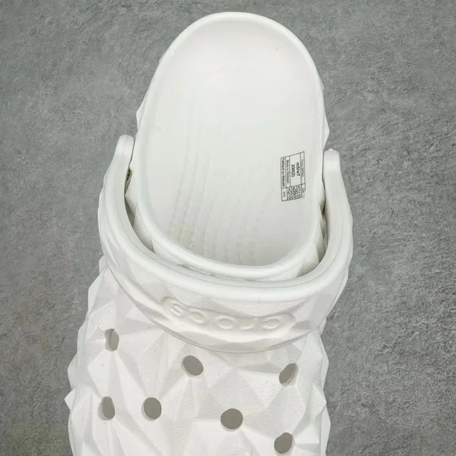 Crocs Echo White Geometric Faceted Upper Molded Foam Construction Clog