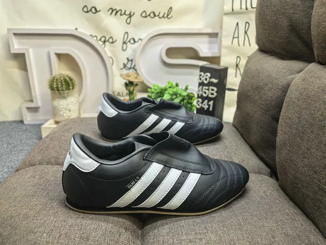 Adidas White Gray Low-Top Quilted Toe Cap Sneakers