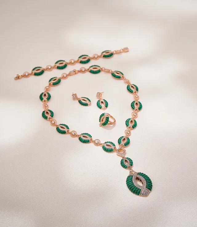 Turquoise and Pavé Diamond-Set Gold-Tone Sculpted Link Bracelet