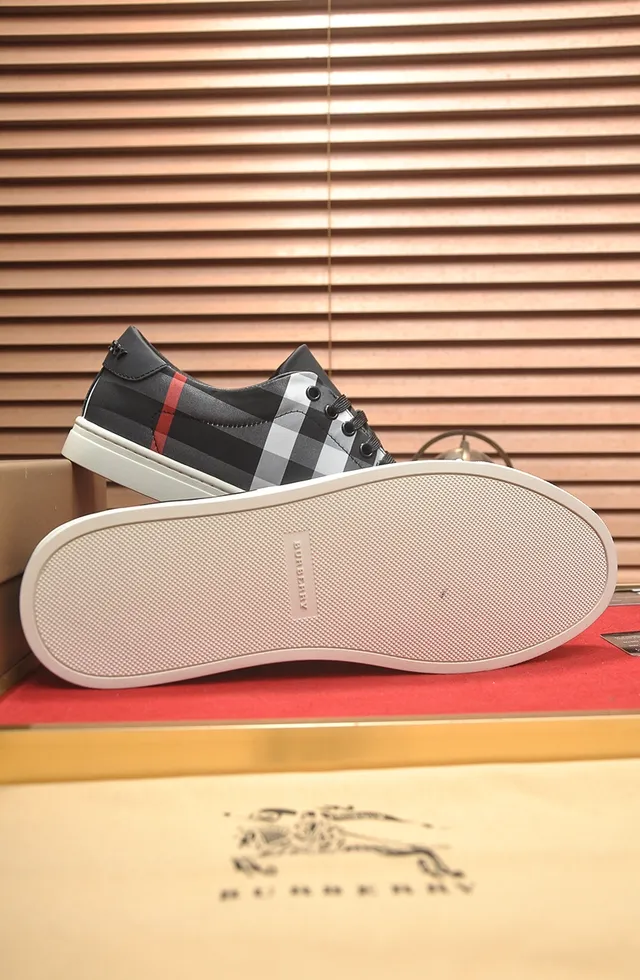 Burberry Check-Print Low-Top Lifestyle Sneaker