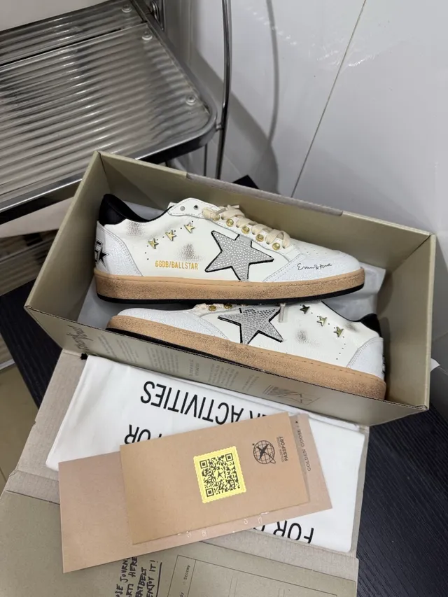 Golden Goose Ball Star Off-White Distressed Leather Lifestyle Sneakers