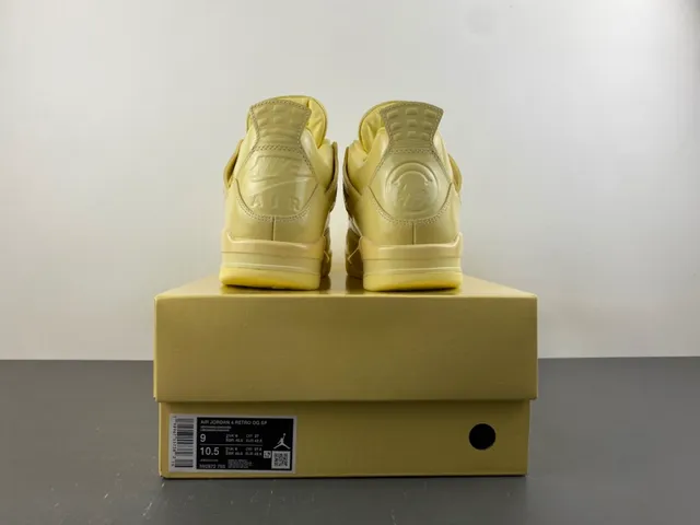Air Jordan 4 Monochromatic Yellow Basketball Shoes