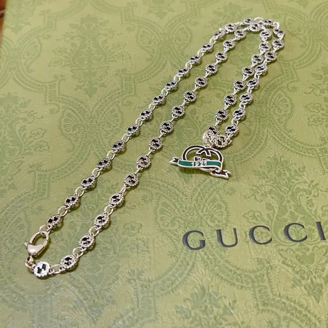 Gucci Silver Green Chain Pavé-Set Dark Stones Necklace