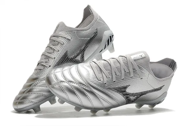Mizuno Silver Black Metallic Synthetic Upper Wave Logo Firm-Ground Soccer Shoes