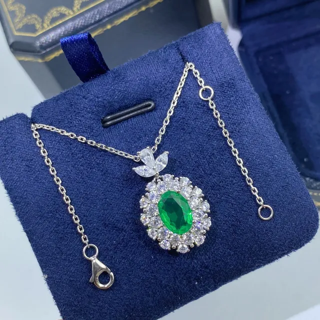 Green Silver Oval-Cut Gemstone Halo Pavé Setting Necklace