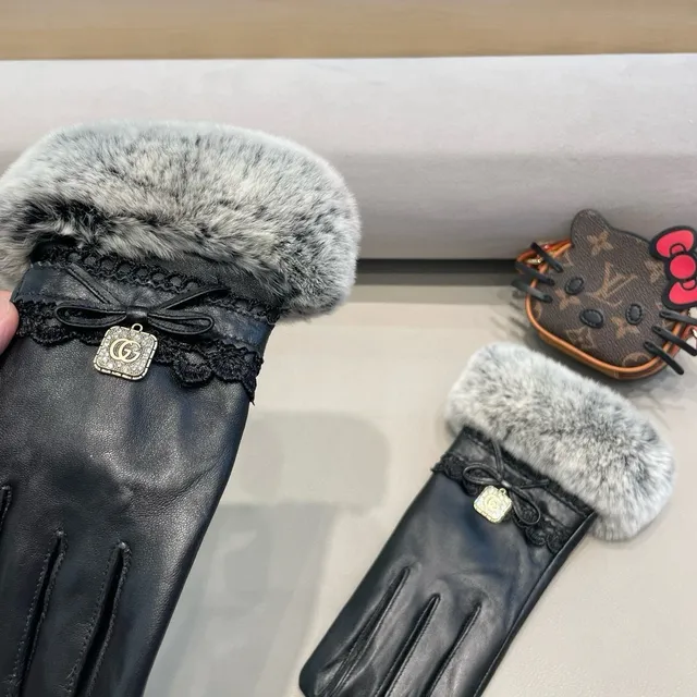 Gucci Black Gray Faux Fur Cuff Leather Gloves