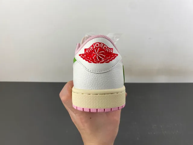 Nike Pink Green Low-Top Color-Blocked Lifestyle Sneakers