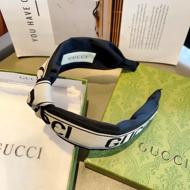 Gucci Black Beige Twisted Knot Logo-Print Woven Band Beanie