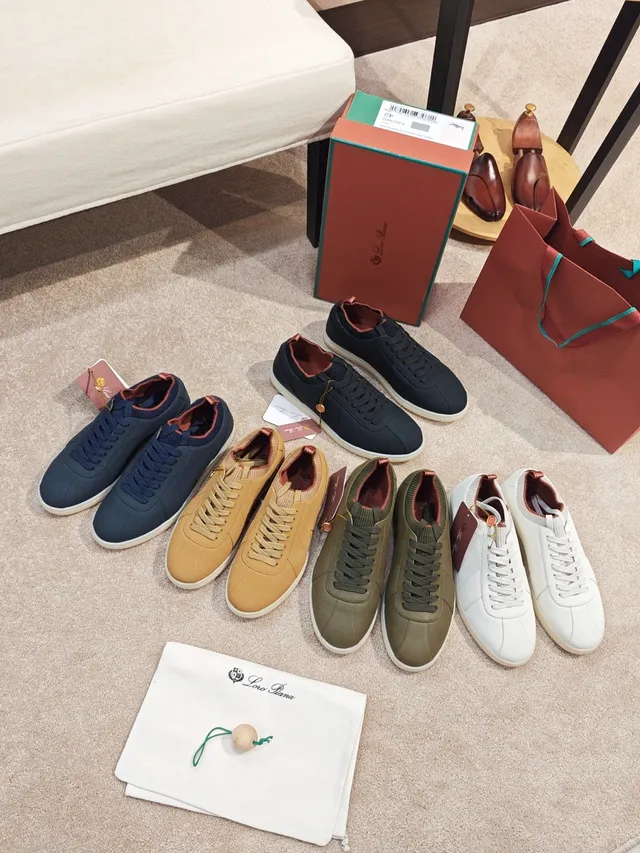 Navy Beige Low-Top Lace-Up Sneakers
