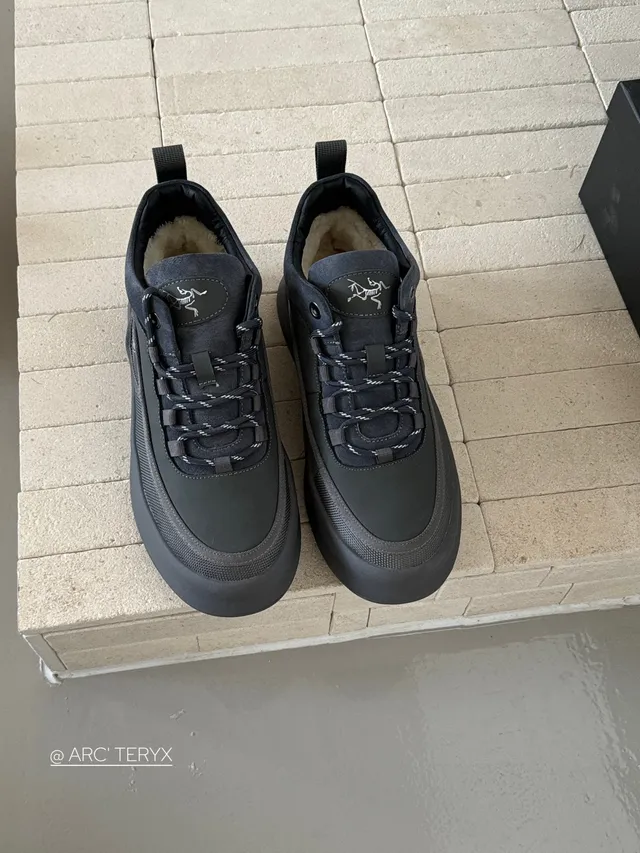 Arc'teryx Black Brown Platform Sole Padded Collar Sneakers