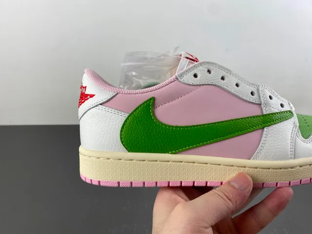 Nike Pink Green Low-Top Color-Blocked Lifestyle Sneakers