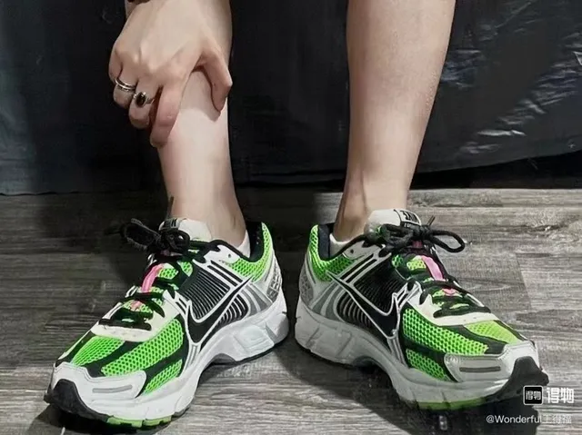 Nike Zoom Vomero 5 Lime Green Black Running Shoes