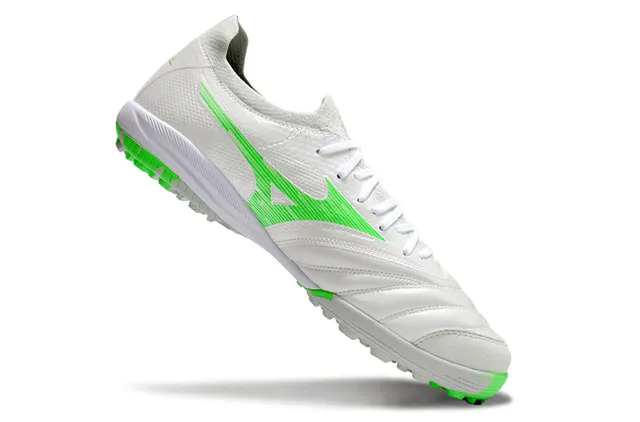 Mizuno White Green Low-Cut Lace-Up Synthetic Quilted Upper Turf Soccer Shoes