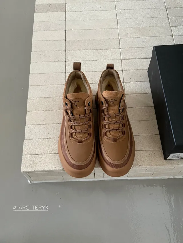 Arc'teryx Black Brown Platform Sole Padded Collar Sneakers