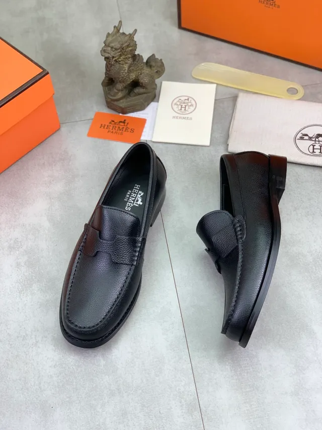 Hermès Oran Black Pebbled Leather H-Strap Loafer