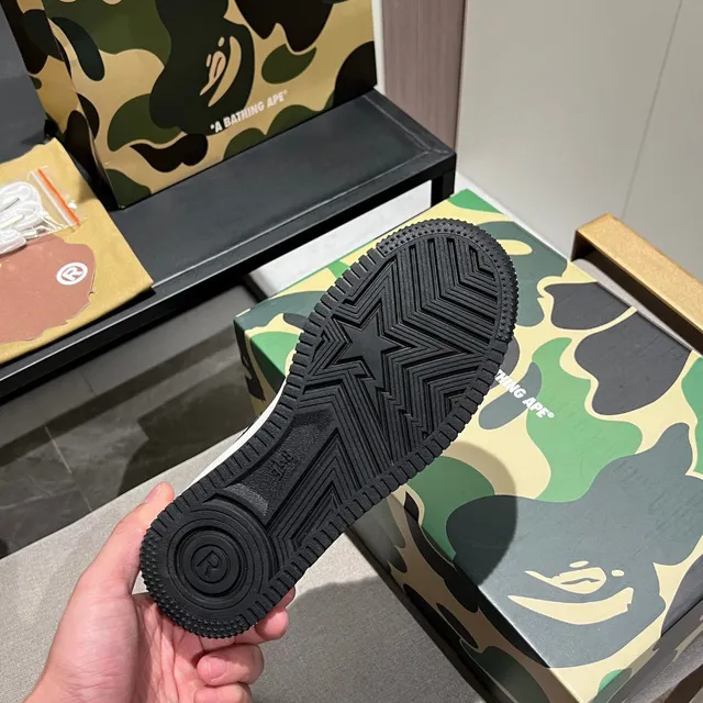 A Bathing Ape BAPE STA Black and White Star Logo Lifestyle Sneakers