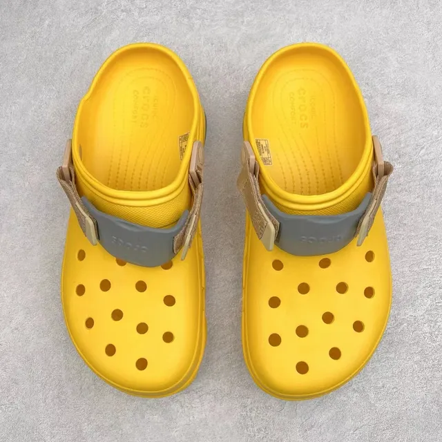 Crocs Echo Clog Yellow and Gray Molded Foam Clog
