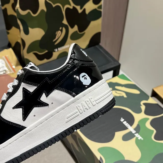 A Bathing Ape BAPE STA Black and White Star Logo Lifestyle Sneakers