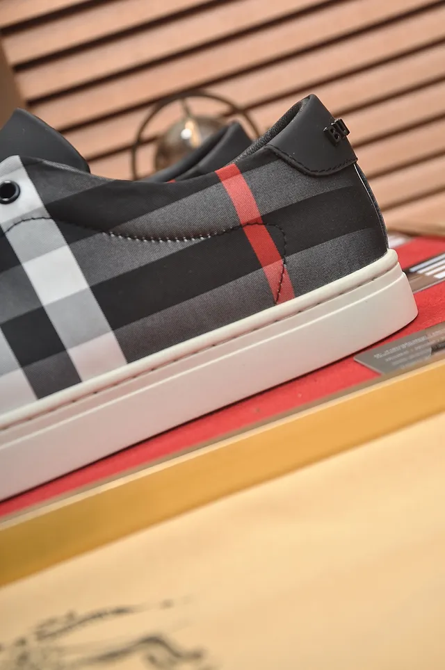 Burberry Check-Print Low-Top Lifestyle Sneaker