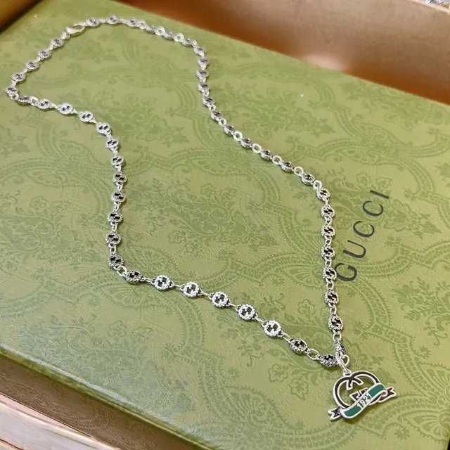 Gucci Silver Green Chain Pavé-Set Dark Stones Necklace