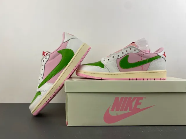 Nike Pink Green Low-Top Color-Blocked Lifestyle Sneakers