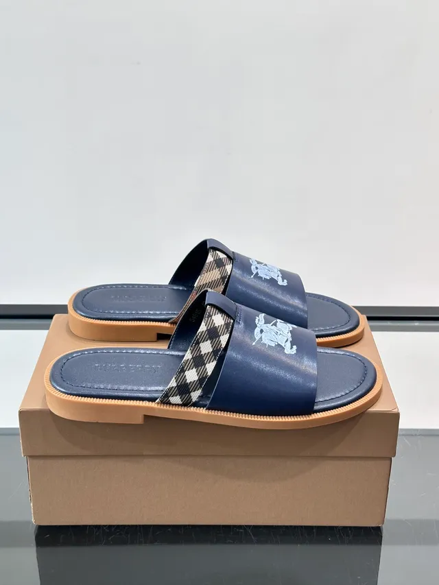 Burberry Knight Slide White Black Single-Strap Equestrian Logo Slippers