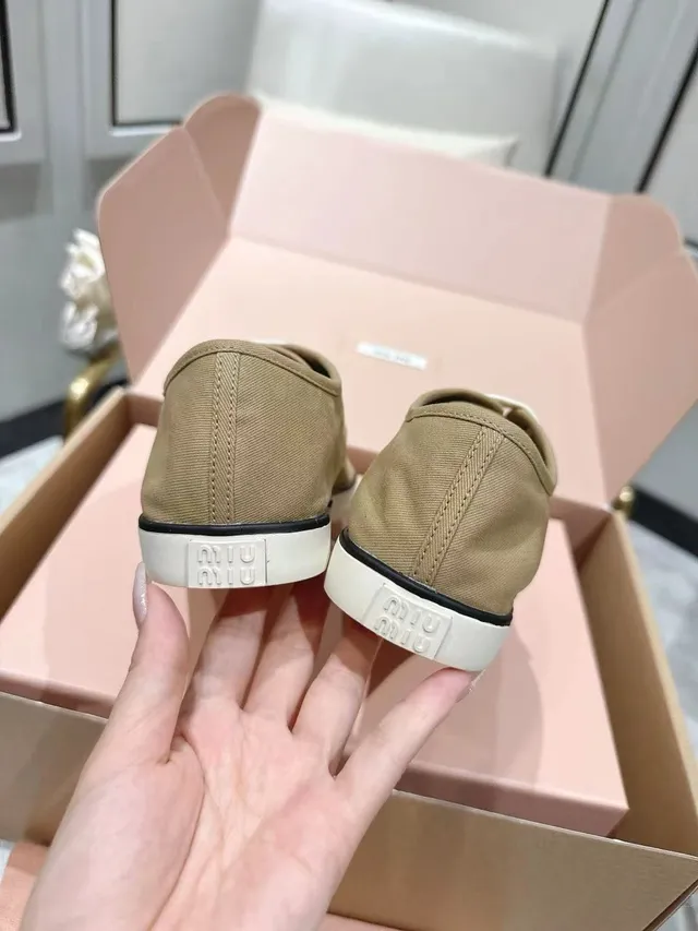 Beige White Low-Top Upper Canvas Shoes