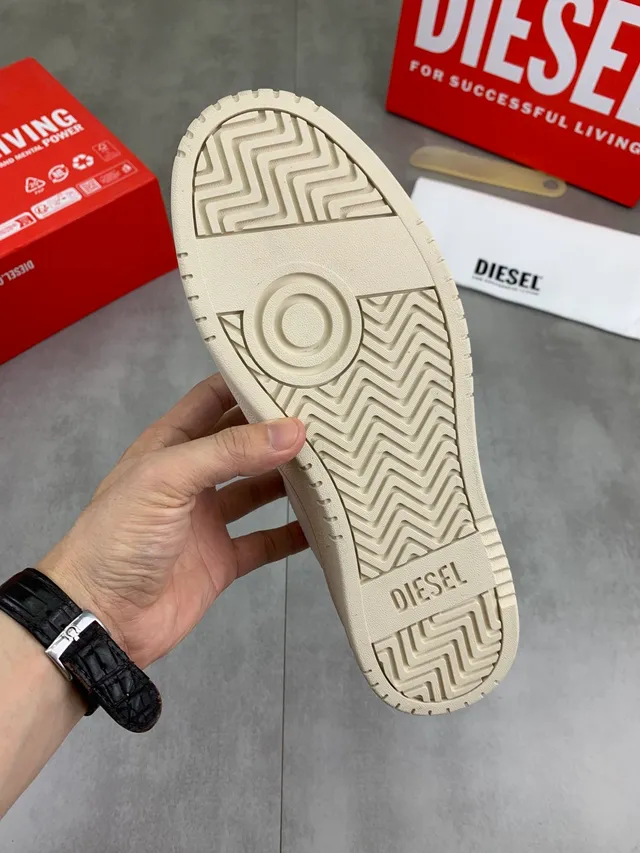 Diesel White Low-Top Lifestyle Sneaker