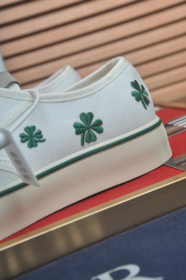 Converse White Green Canvas Upper Embroidered Clovers Lifestyle Sneakers