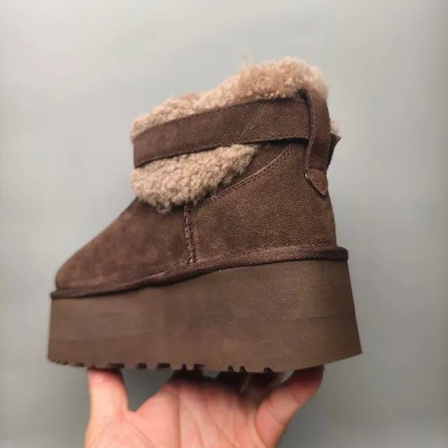 UGG Brown Beige Platform Sole Shearling-Lined Cuff Snow Boots
