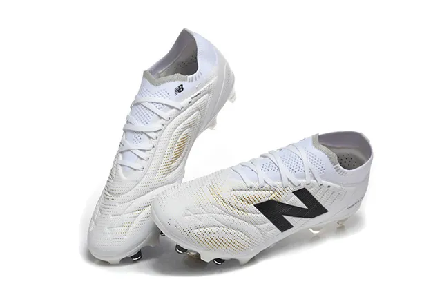 New Balance White Black Low-Cut Knit Upper Asymmetric Lacing System Firm-Ground Soccer Shoes