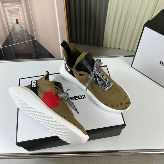 Dsquared2 Beige Red Knit Sock-Fit Upper Maple Leaf Graphic Lifestyle Sneakers