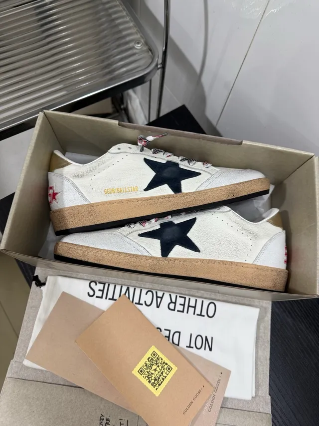 Golden Goose Ball Star White Black Low-Top Suede-Leather Mix Lifestyle Sneakers