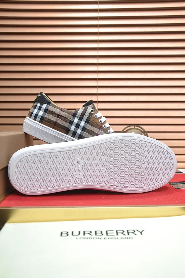 Burberry Check Pattern Low-Top Lifestyle Sneakers