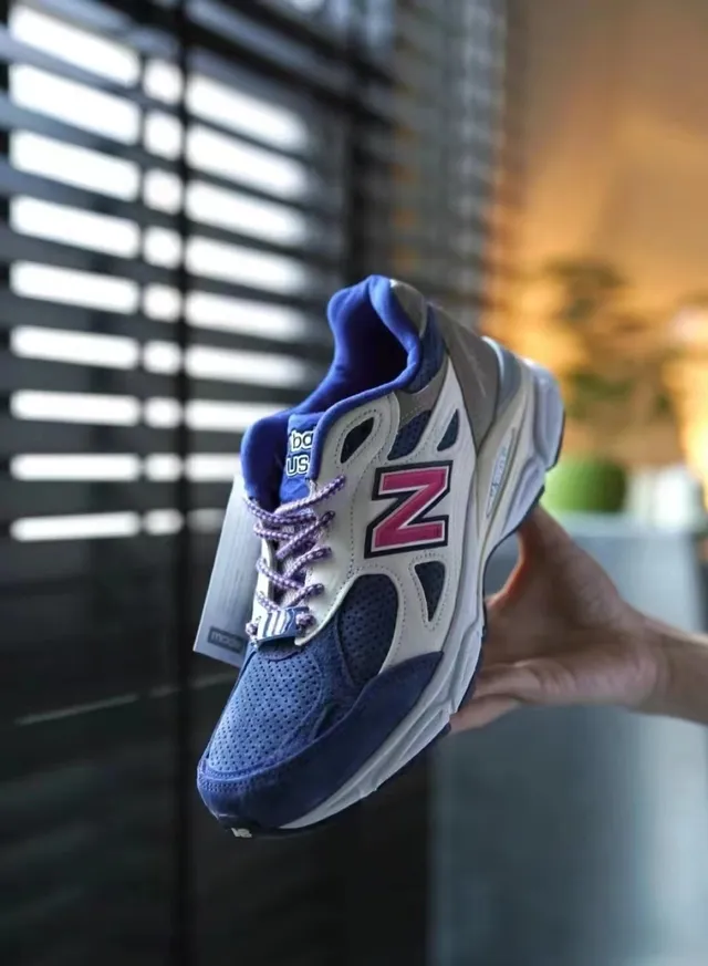 New Balance 990 Navy Beige Layered Mesh And Suede Upper ENCAP Midsole Technology Lifestyle Sneakers