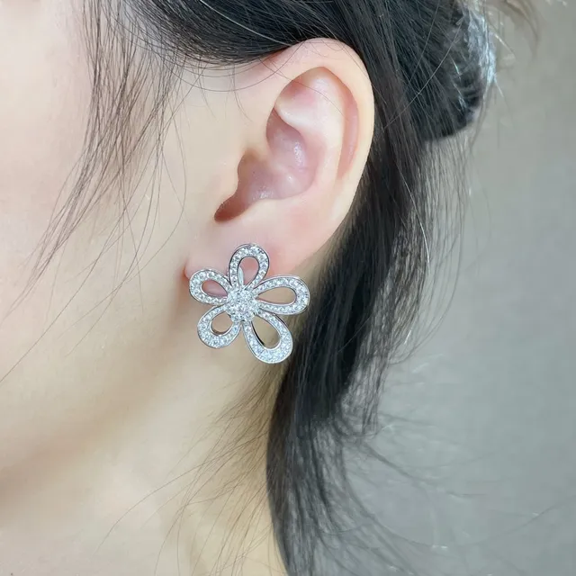 Van Cleef & Arpels Flower-Shaped Pavé Earrings