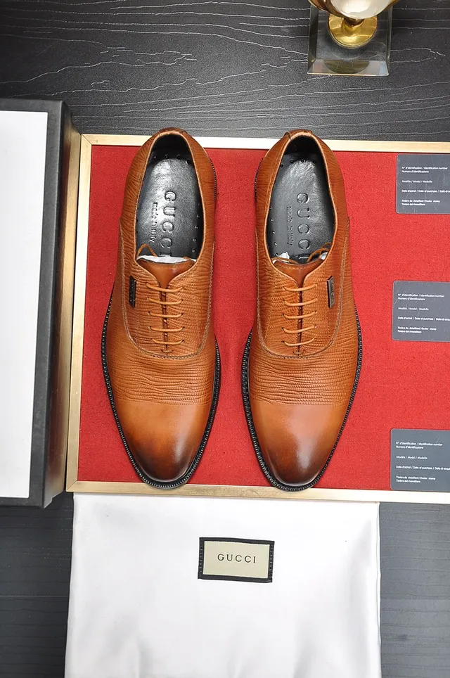 Gucci Cap-Toe Lizard-Textured Leather Oxford Shoes