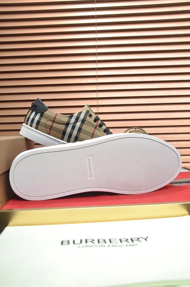 Burberry Check Pattern Low-Top Lifestyle Sneakers
