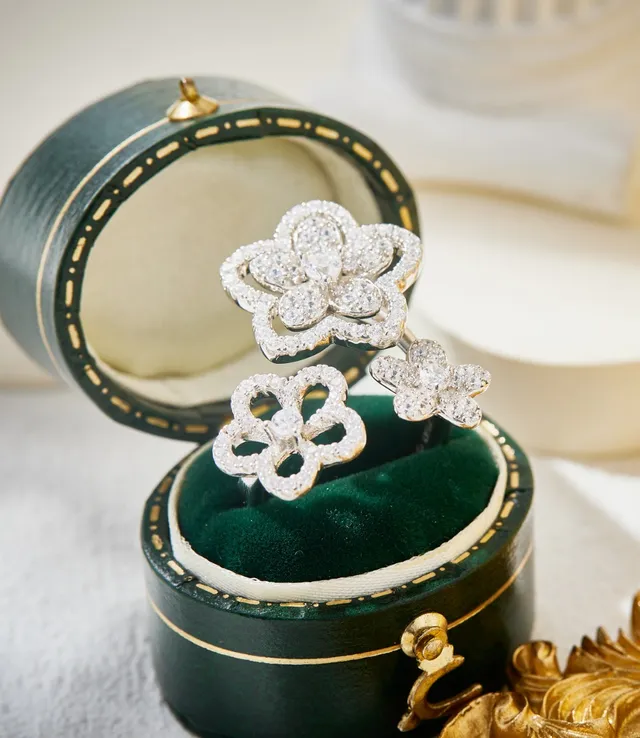 Van Cleef & Arpels Alhambra Silver Green Flower-Shaped Pavé-Set Diamonds Ring