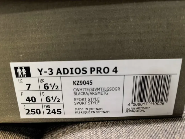 Adidas Gradient Silver-Gray Triple Stripe Sculpted Midsole Chunky Sneakers