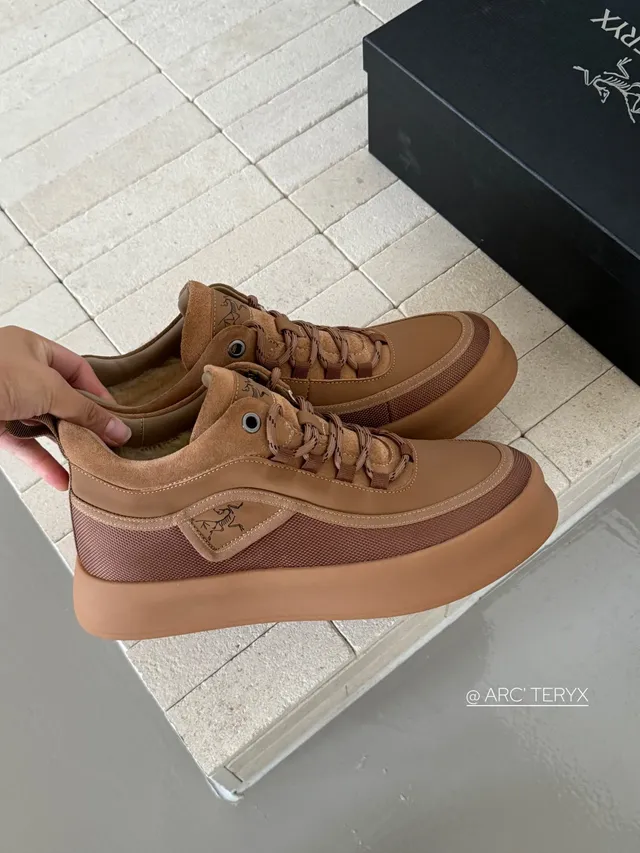 Arc'teryx Black Brown Platform Sole Padded Collar Sneakers