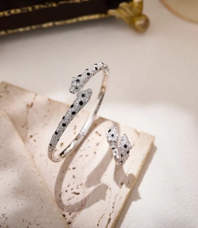 Cartier Panthère Double Panther Head Pavé Diamond Onyx Emerald Ring
