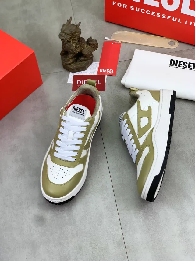 Diesel Lifestyle Sneaker Olive Green and White Low-Top Sneakers