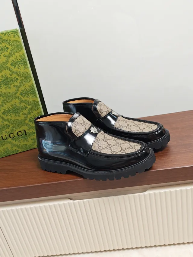 Gucci Black Beige Glossy Patent Leather GG Monogram Canvas Loafer